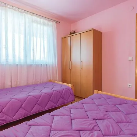 Nenad 1812 *